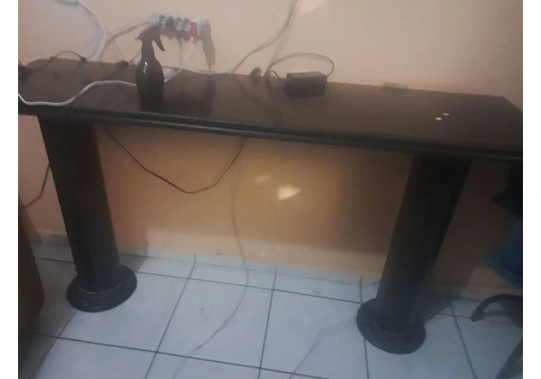 Console de mármore cristal com duas colunas e um balcão