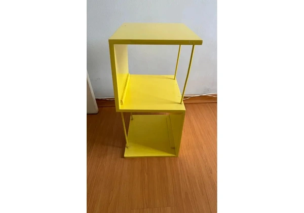 Mesa de Cabeceira Amarela - Usada
