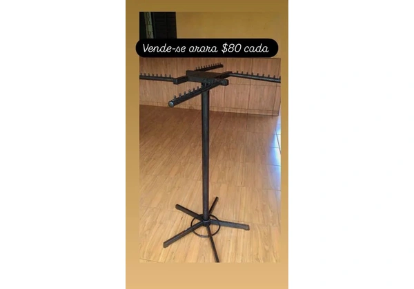 Arara de roupas giratória 4 braços