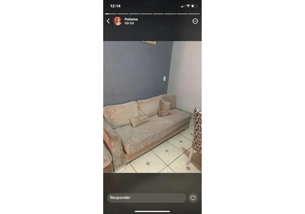 Um sofá com tempo de uso mais bem conservado