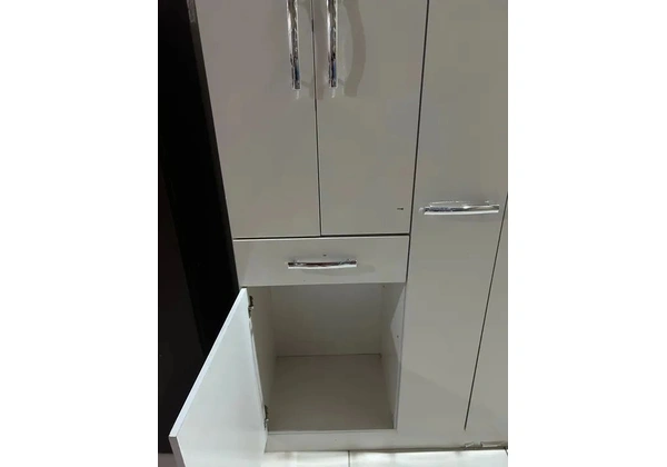 Guarda-roupa médio