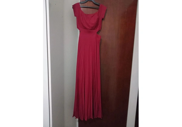 Vestido de festa cor marsala nunca usado tamanho pp
