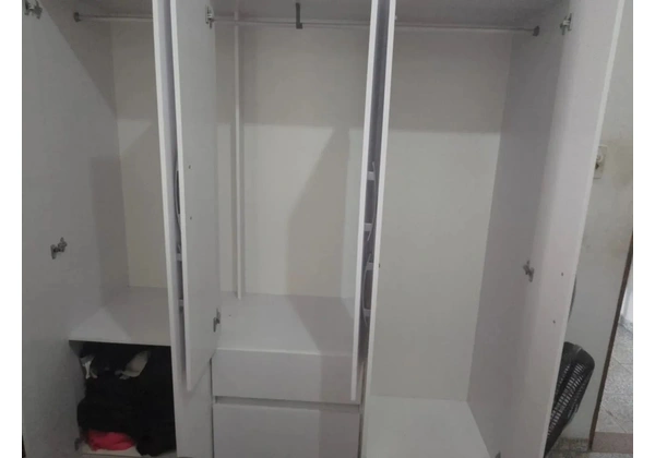 Guarda roupas 6 portas 2 gavetas