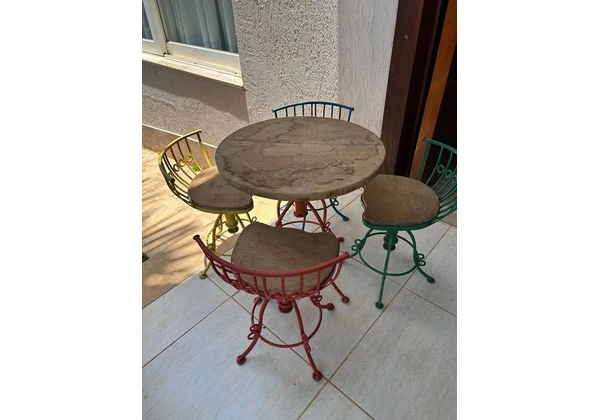 Mesa madeira 2 bancos em madeira conjunto infantil