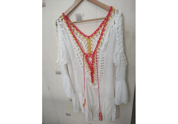 Saída de praia Tam G (44-46) 55, 00<br>ALTURA 91CM<br>LARGURA 63CM<br>MANGA FLARE