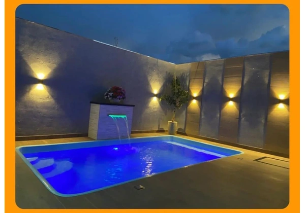 Piscina de fibra de vidro instalada 5 metros