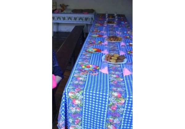 GRANDE MESA ( para festas e/ou reuniões)