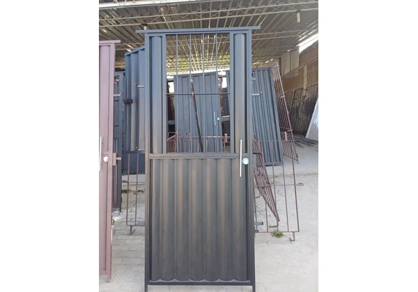 Sucesso abre cezinha.porta/portao 210/80 valor 900 reais
