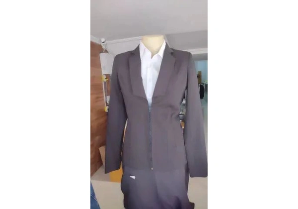 Blazer cinza e vermelho por apenas R$74, 99