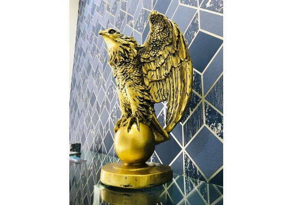 Estátua Águia Dourada Enfeite Para Casa Decoração Em Resina