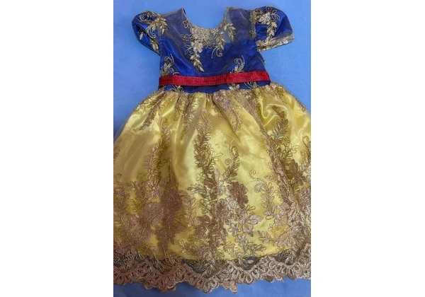 Vestido Branca de neve 1 aninho/ usado uma única vez