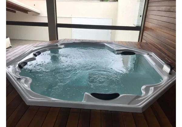 Lindo Spa de 7 lugares já incluso instalação