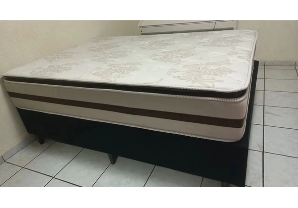 Cama Box Queen
