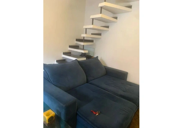 Sofa retrátil sem detalhes