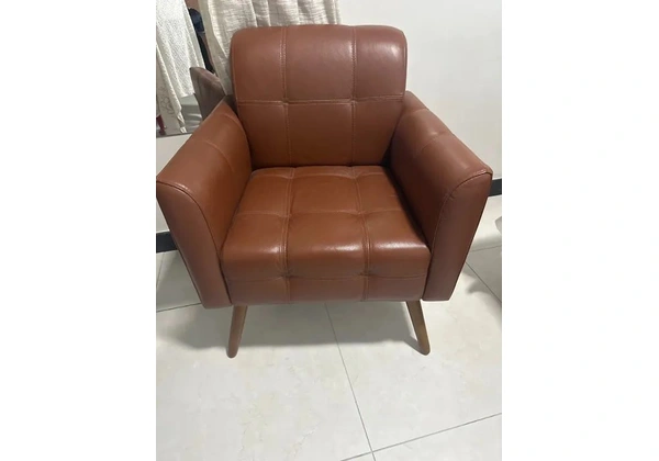 Poltrona de couro legítimo