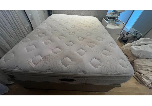 Cama box bau