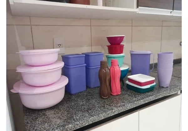 Vasilhas e kits Tupperware (20 itens)