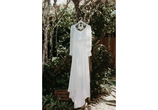 Vestido de noiva evasê com bordados - usado apenas uma vez + sapato incluso