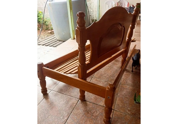 Cama de madeira Máxima