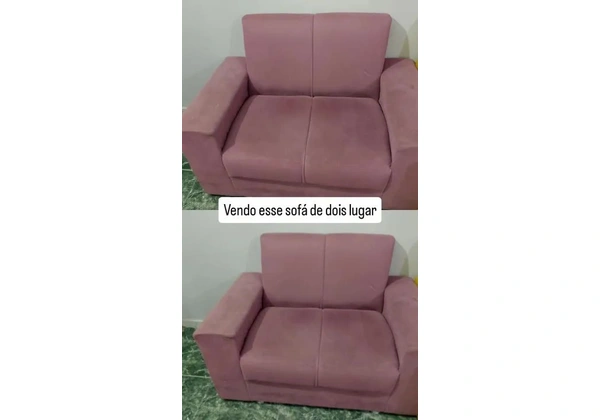Sofá de dois lugares