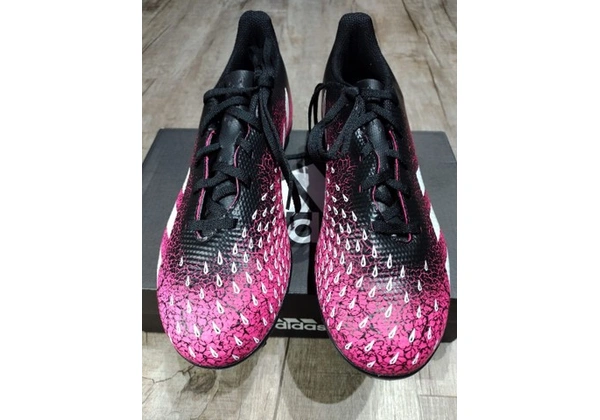 Chuteira Adidas society original Nova