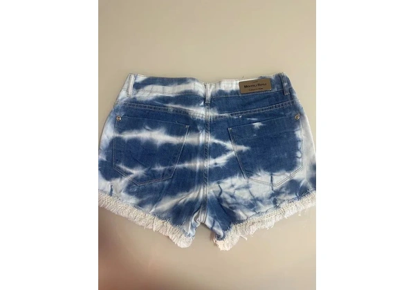 Short morena rosa