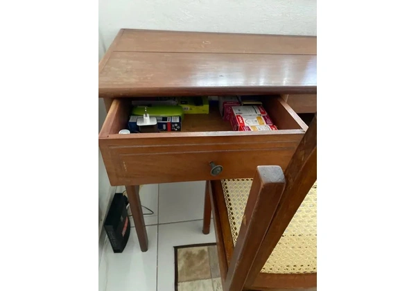 Mesa de Escritório de Madeira Maciça