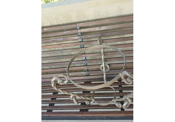 Suporte para plantas de ferro