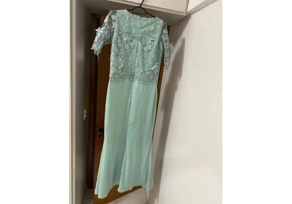 Vestido de renda verde água - Festa casamento