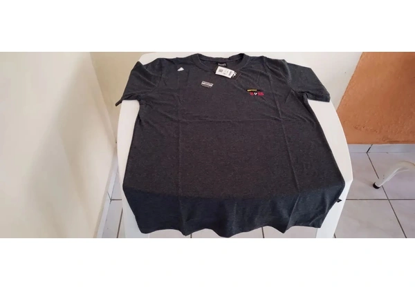 Camisas de marca novas - Nike, Prada, Boss, Lacoste