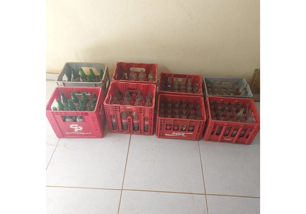 Vende se engradado de coca