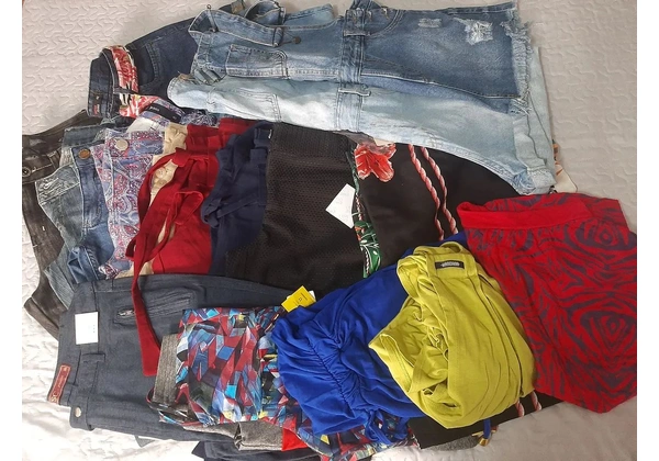 Lote de Roupas p bazar _ler anúncio