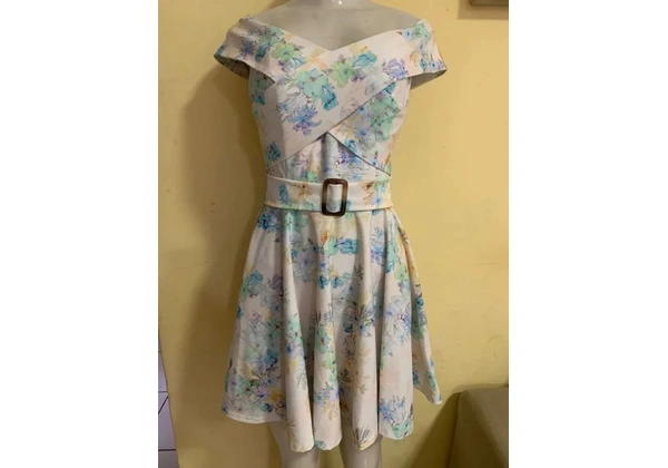Vestido da aretuza Semi novo número 40/42<br>Tamanho P <br>80, 00