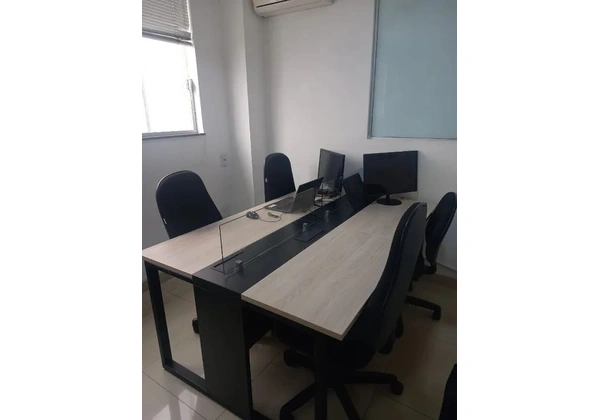 Mesa de Escritorio em Ilha