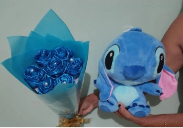 Buquê de rosas de cetim feito com muito amo e carinho ? sua namorada vai ama