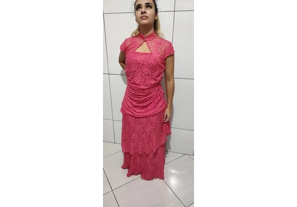 Vestido Pink todo em renda.