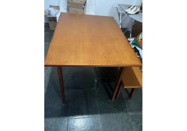 Mesa madeira com banco