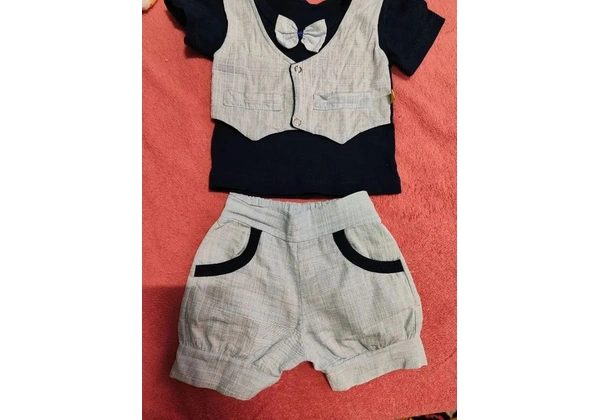 Vendo roupa de bebê de 1 mês .