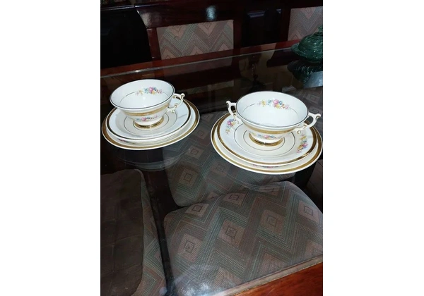 Vendo itens de louça dos anos 50