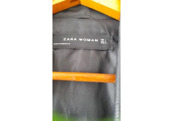 JAQUETA ZARA COURO LEGITIMO FEMININA 200 REAIS