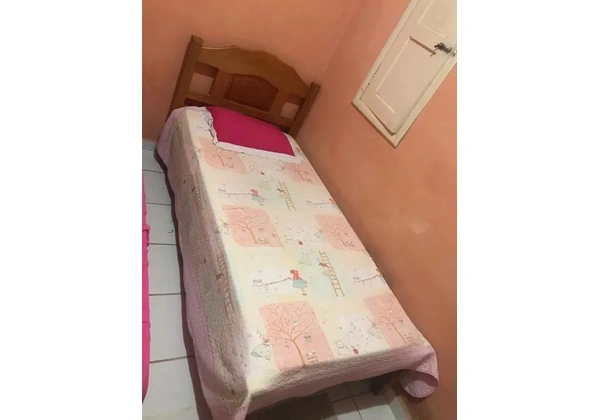 Cama de solteiro infantil, feito em marcenaria já acompanha colchão e travesseiro