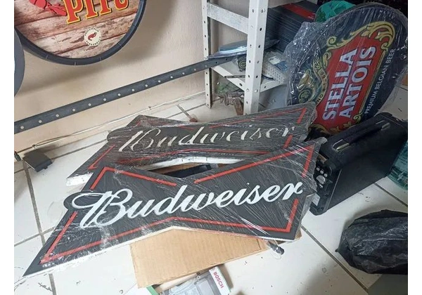 Letreiro luminoso novo Budweiser