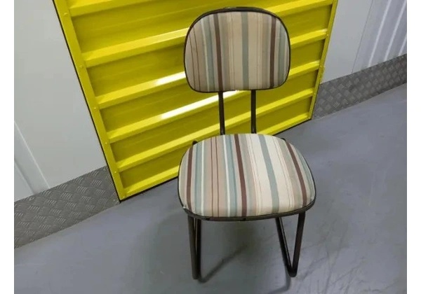 Cadeira de jantar estofada fixa s/ braços em Estofado / Aço Bege 83 cm x 46 cm x 52 cm