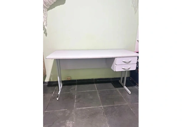 Mesa Escritório- 1.40cm x60cm - 2 unidades