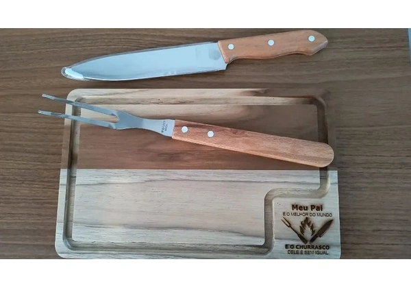 **Tábuas de Carnes Personalizadas: Um Presente Saboroso**gravação a laser