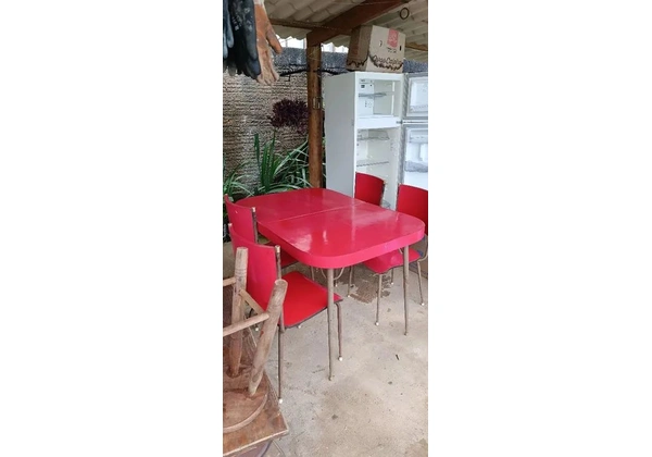 Mesa antiga vintage década de 60