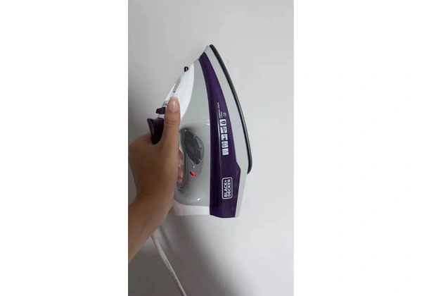 Ferro de Passar Roupa BLACK + DECKER