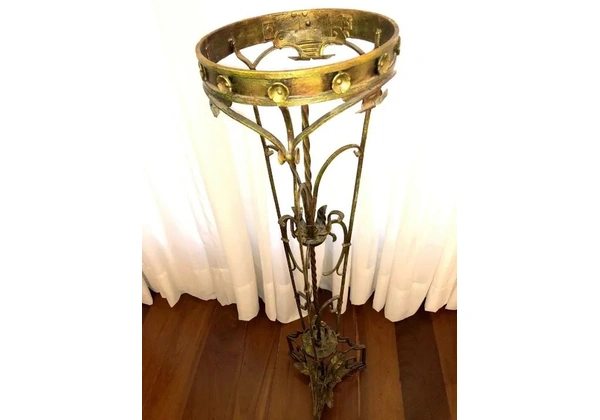 Estante para Vaso em Serralheria Artística