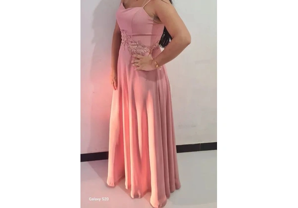 Vestido estilo festa