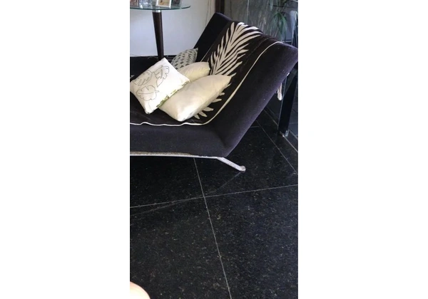 Cadeira Chaise lounge pretas em perfeito estado